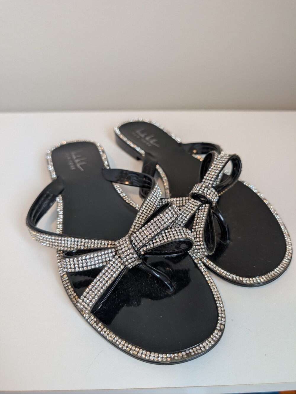 Nicole Miller Women's Black Size 9 Flat Rhinestone Thong Sandals Flip Flops